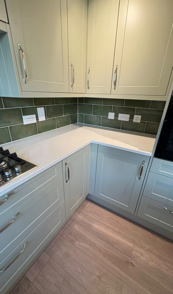 Green metro splashback & quartz 2