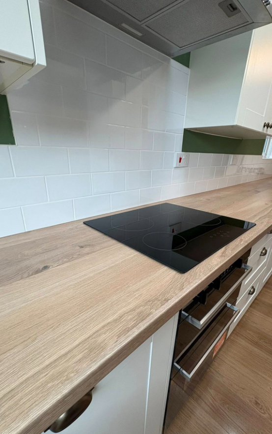 White metro & oak kitchen 2