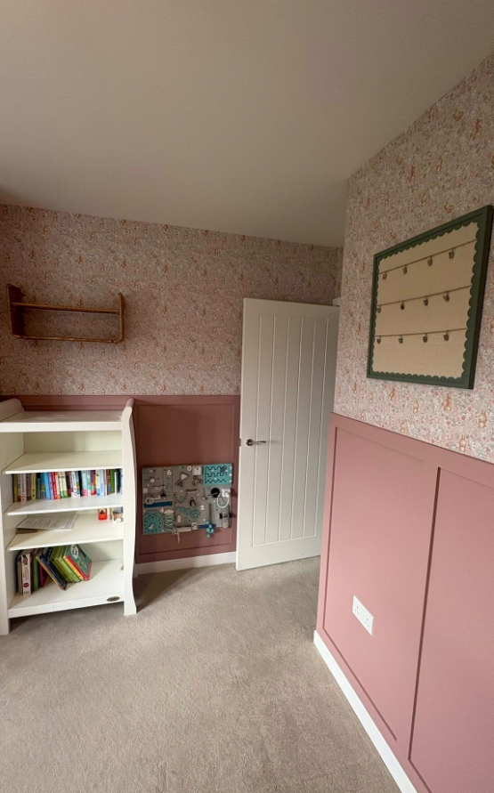 Wallpapering & decorative finishes 2