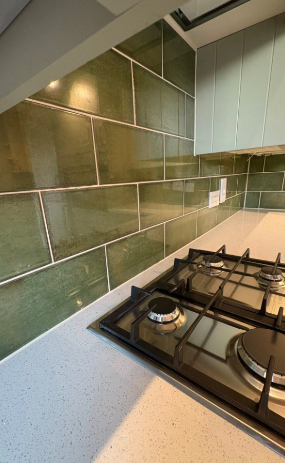Green metro splashback & quartz 4